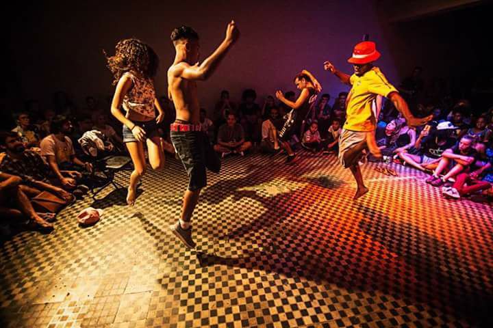 3 baladas em plena segunda-feira! É véspera de feriado animada em Belo Horizonte