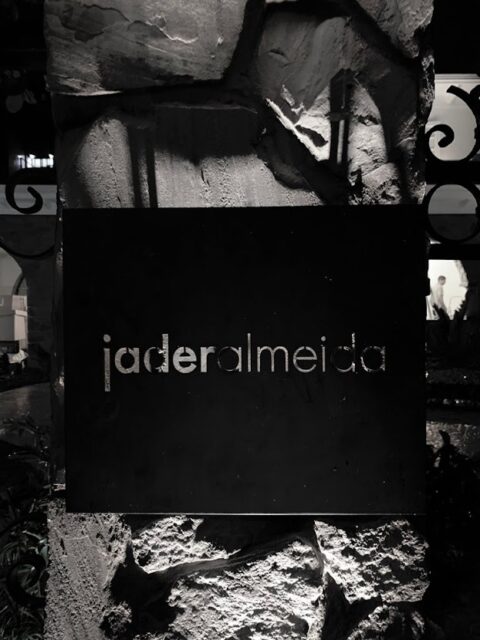 Galeria de arte e design Jader Almeida em BH